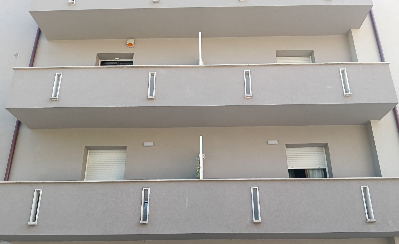 Balconi rifatti e impermeabilizzati da un'impresa edile a Pesaro